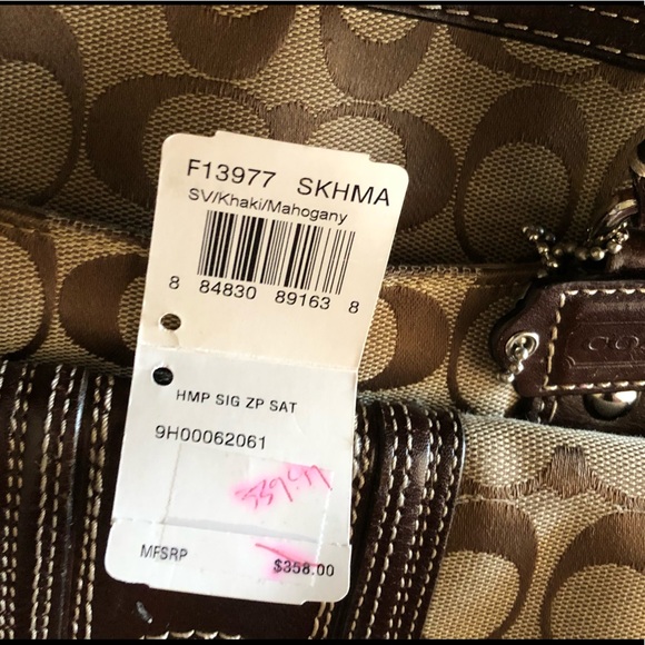 Coach Hampton signature satchel. Needs some TLC - Picture 5 of 15